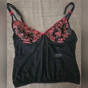 Lacy underwire camisole with adjustable straps (unlined).